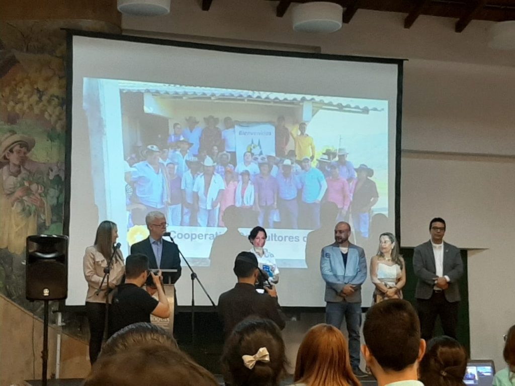 Reconocimiento de Corantioquia a nuestra Cooperativa
