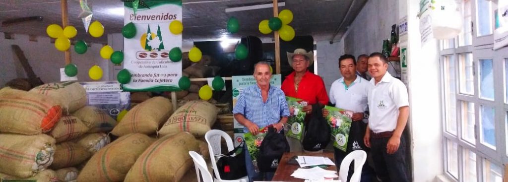 Entrega de KIT Familiar Empresarial