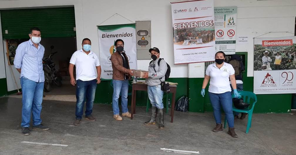 Entrega de 1 millón de chapolas para los municipios de Ituango y Yarumal